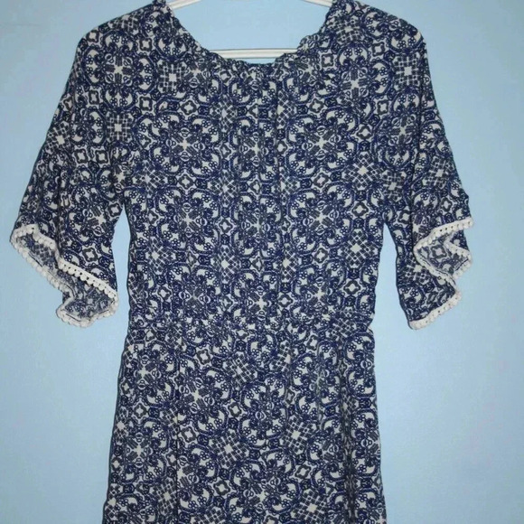 Amy Byer Blue and White Romper Large Flutter Sleeve Elastic Waistline - Picture 12 of 14